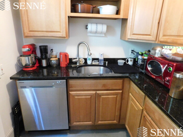 21 Windom St, Davis Square