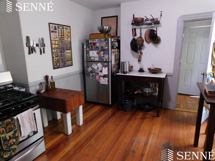 21 Windom St, Davis Square