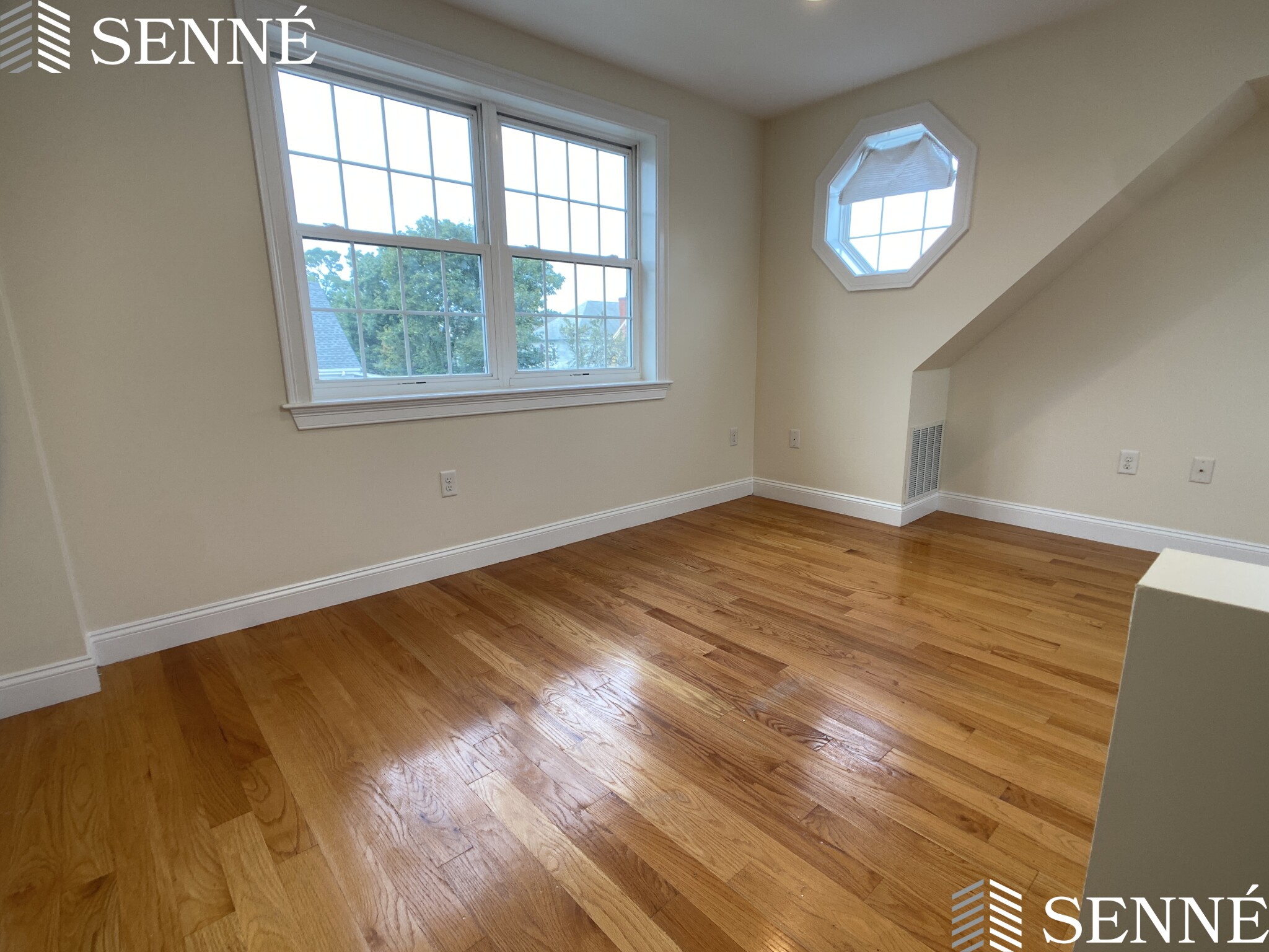 9 Winthrop Ct, Medford