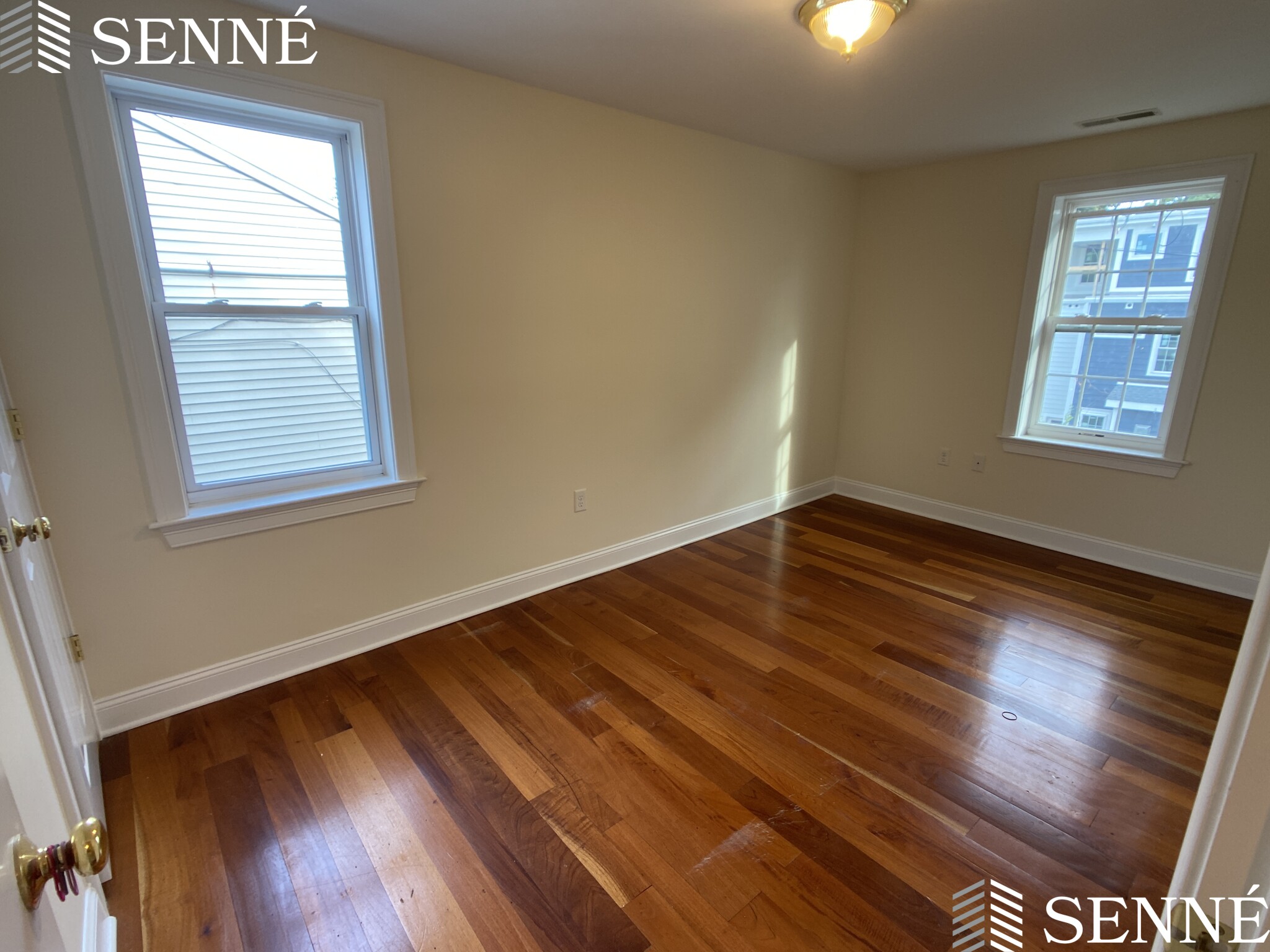 9 Winthrop Ct, Medford