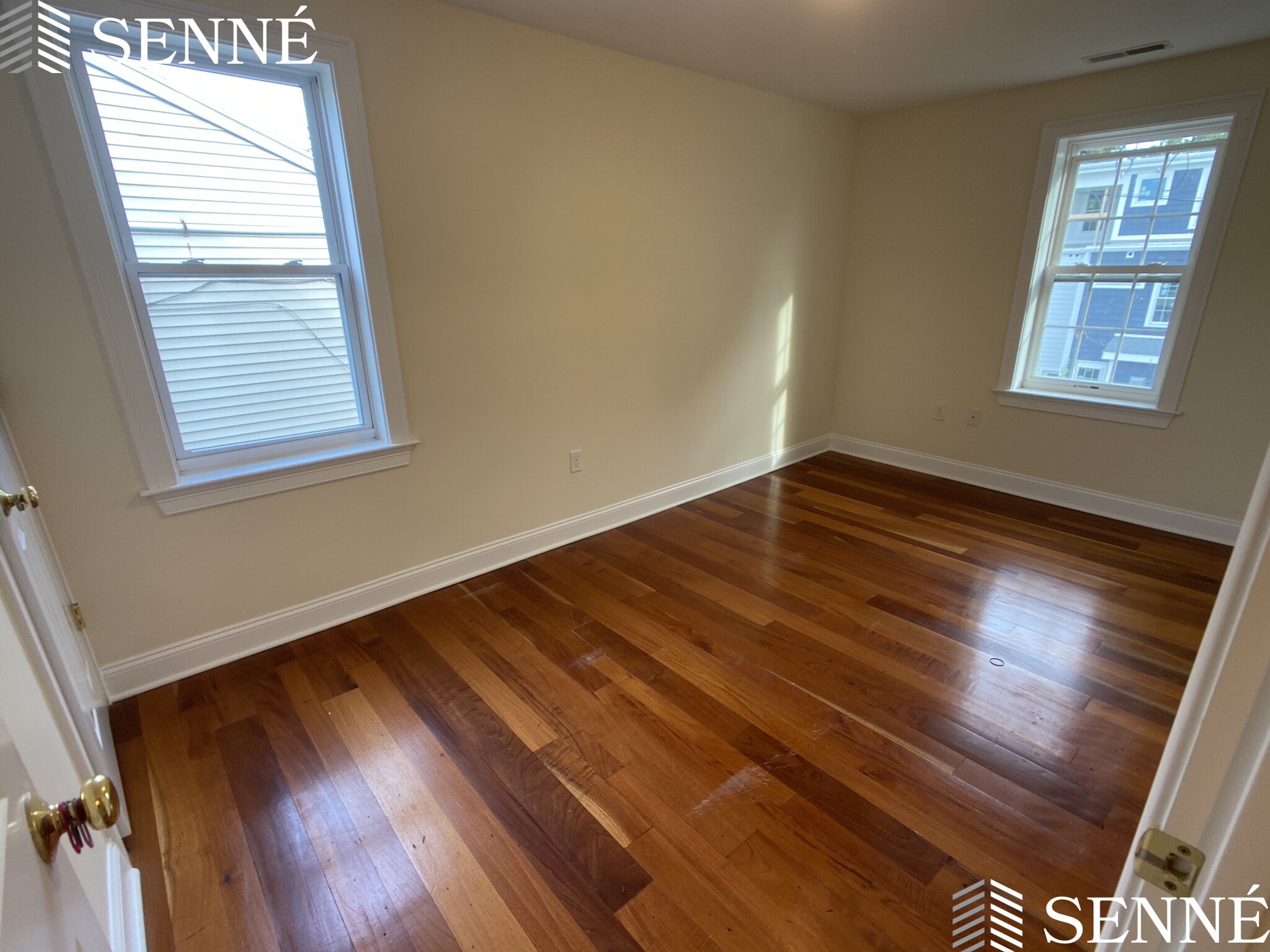 9 Winthrop Ct, Medford