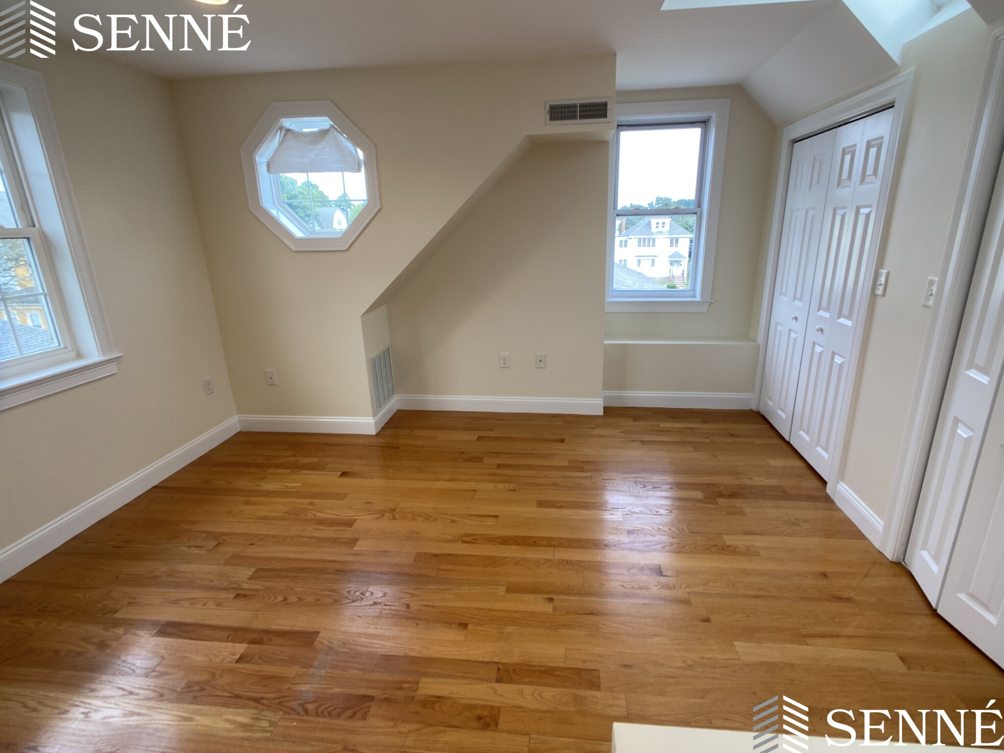 9 Winthrop Ct, Medford