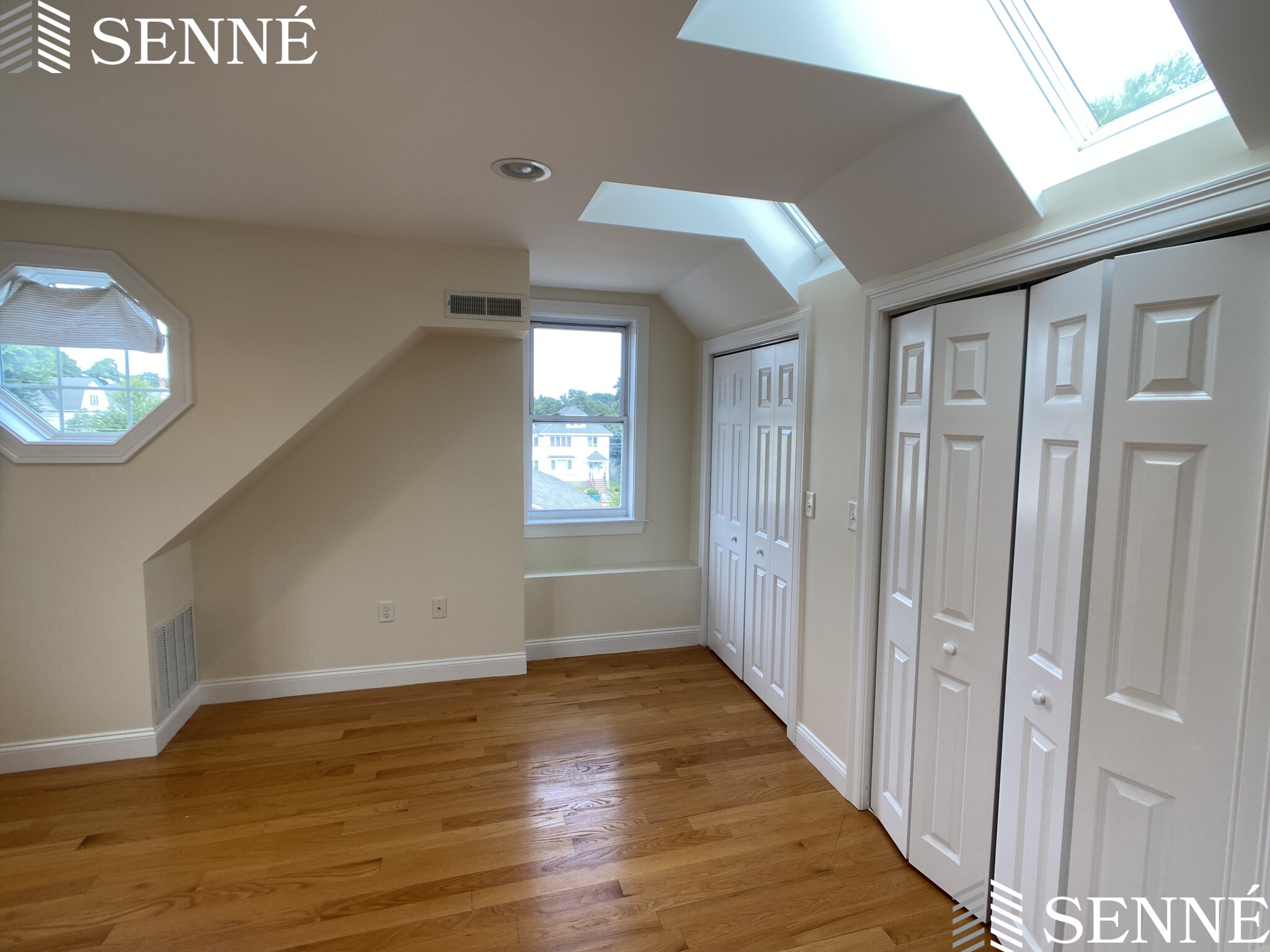 9 Winthrop Ct, Medford