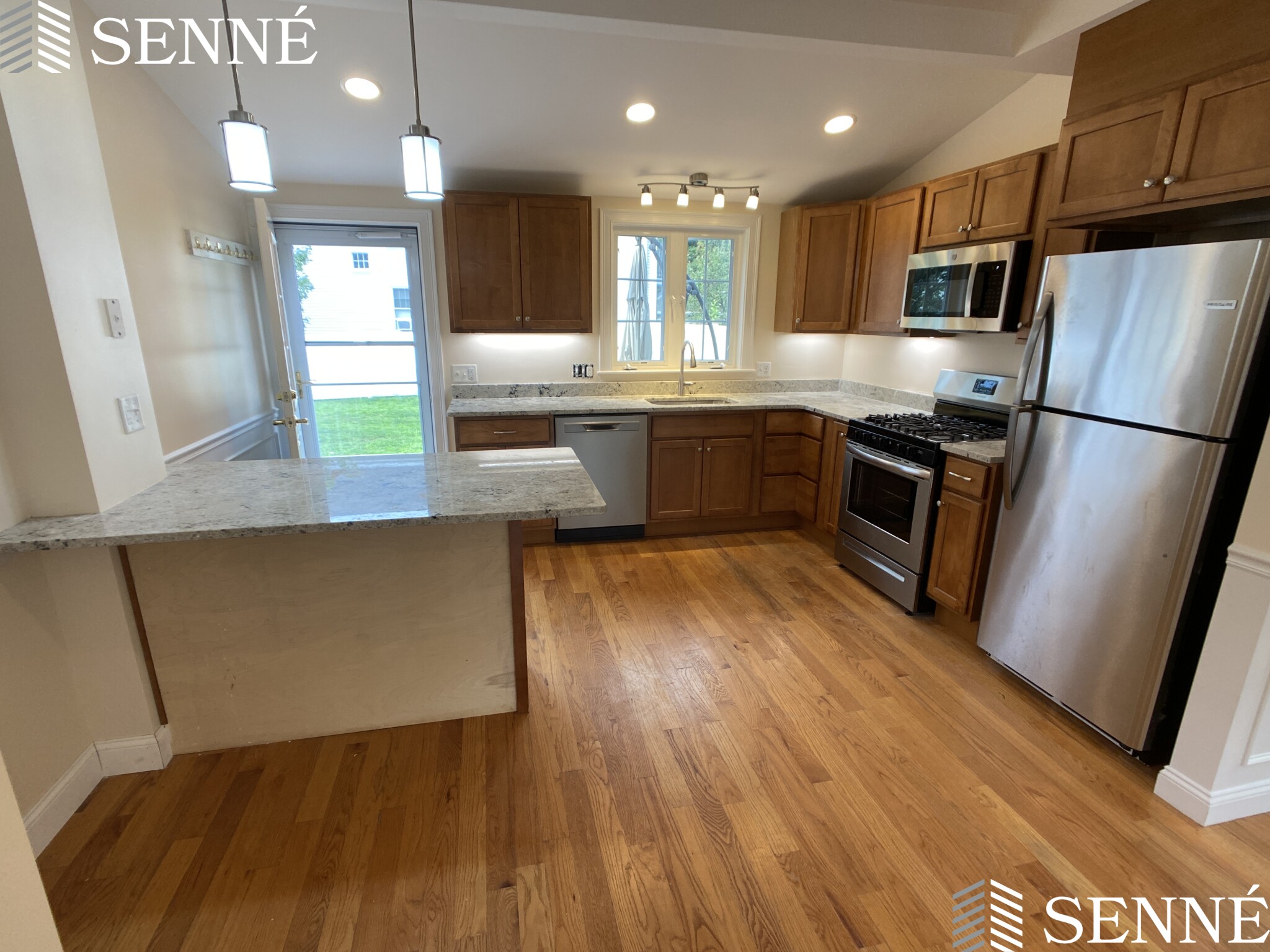 9 Winthrop Ct, Medford