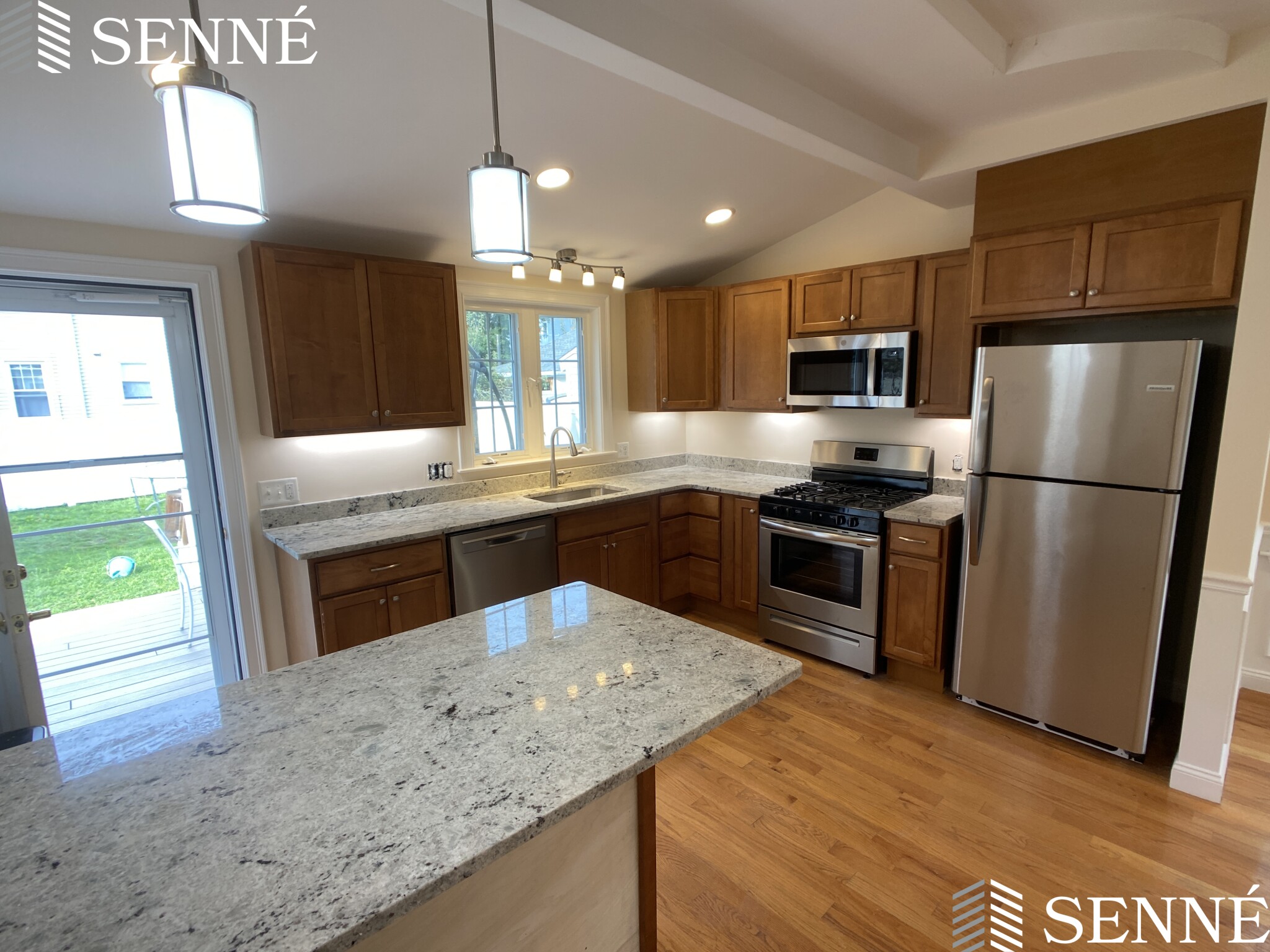 9 Winthrop Ct, Medford