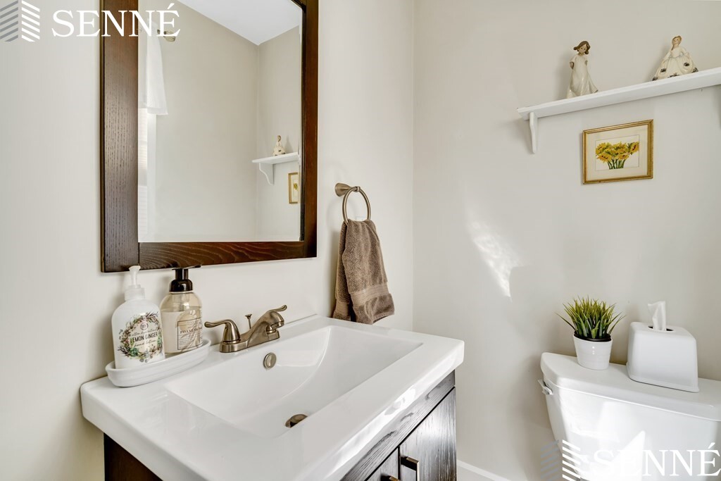 9 Hastings, West Roxbury