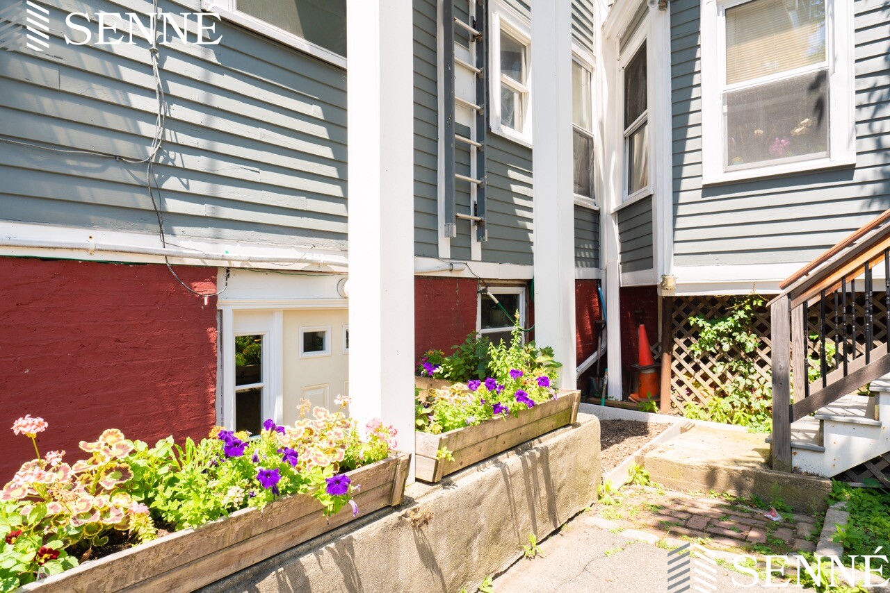 94 Sciarappa St, East Cambridge