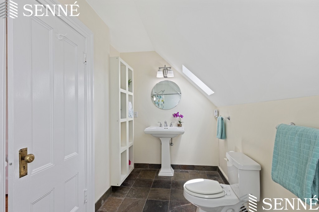 103 Liberty Ave, Davis Square