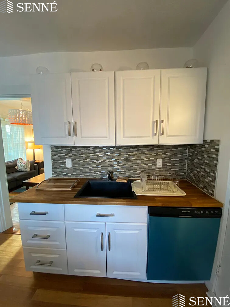 10 Bowdoin St, Neighborhood Nine