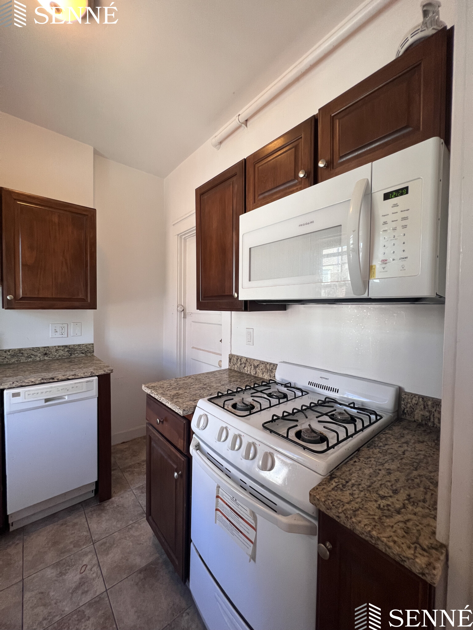 3 Linnaean St, Neighborhood Nine