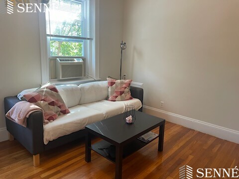 28 Langdon St, Neighborhood Nine