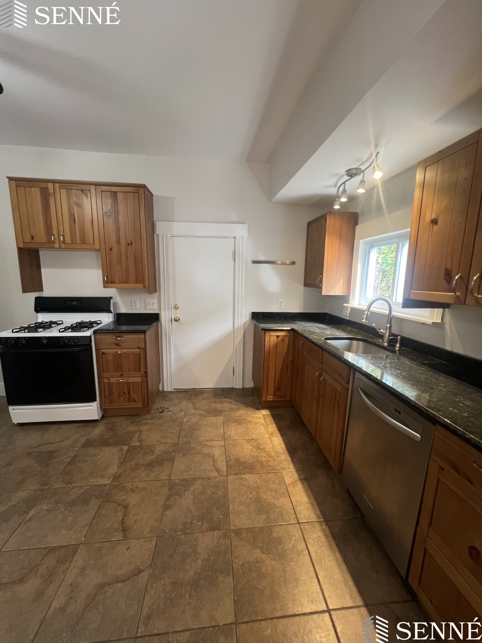 47 Guinan St, The Highlands