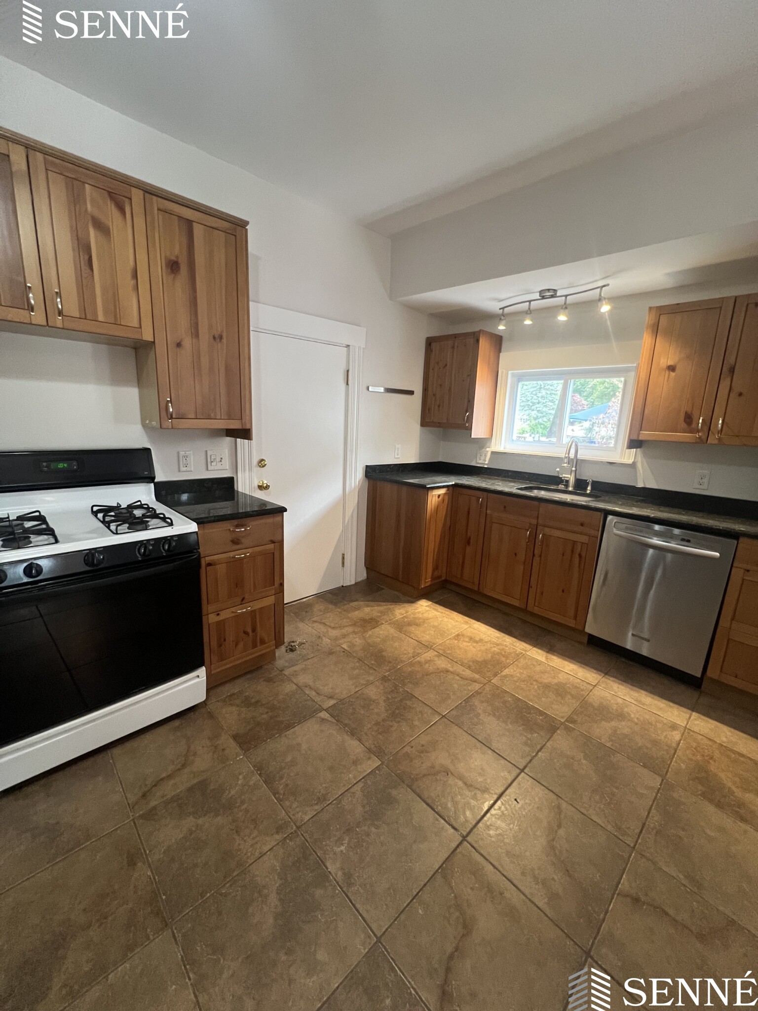 47 Guinan St, The Highlands