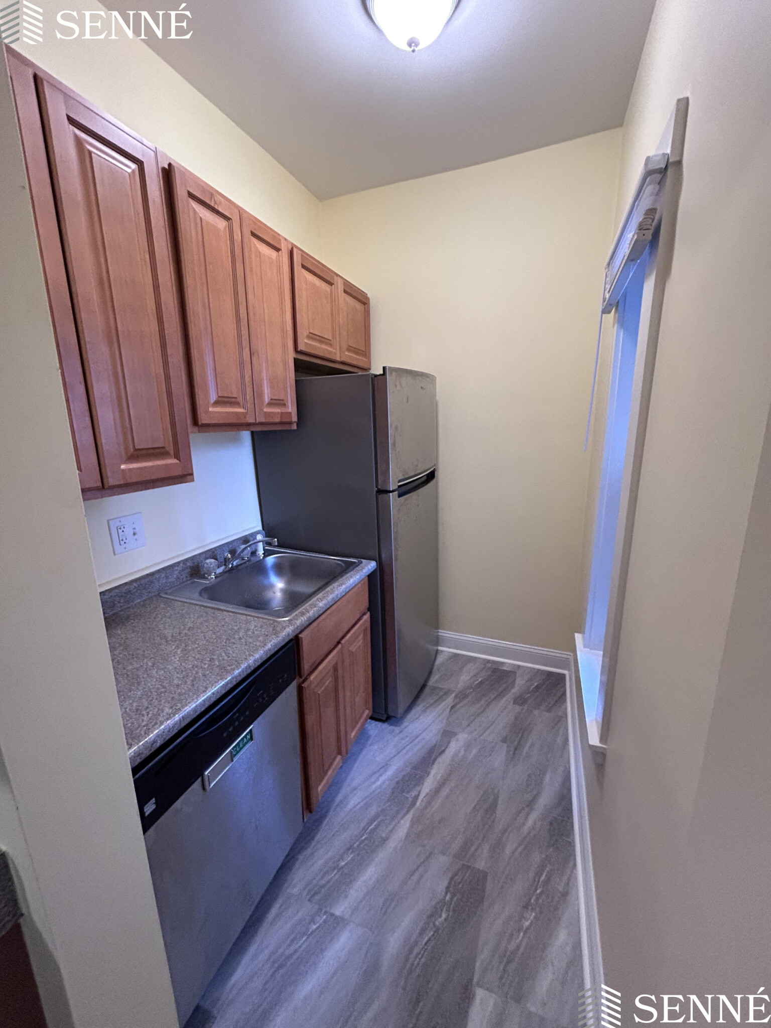 186 Lowell St, Powder House Square