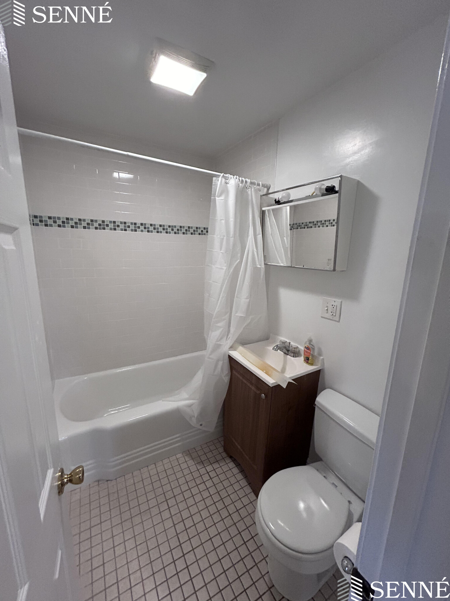 186 Lowell St, Powder House Square