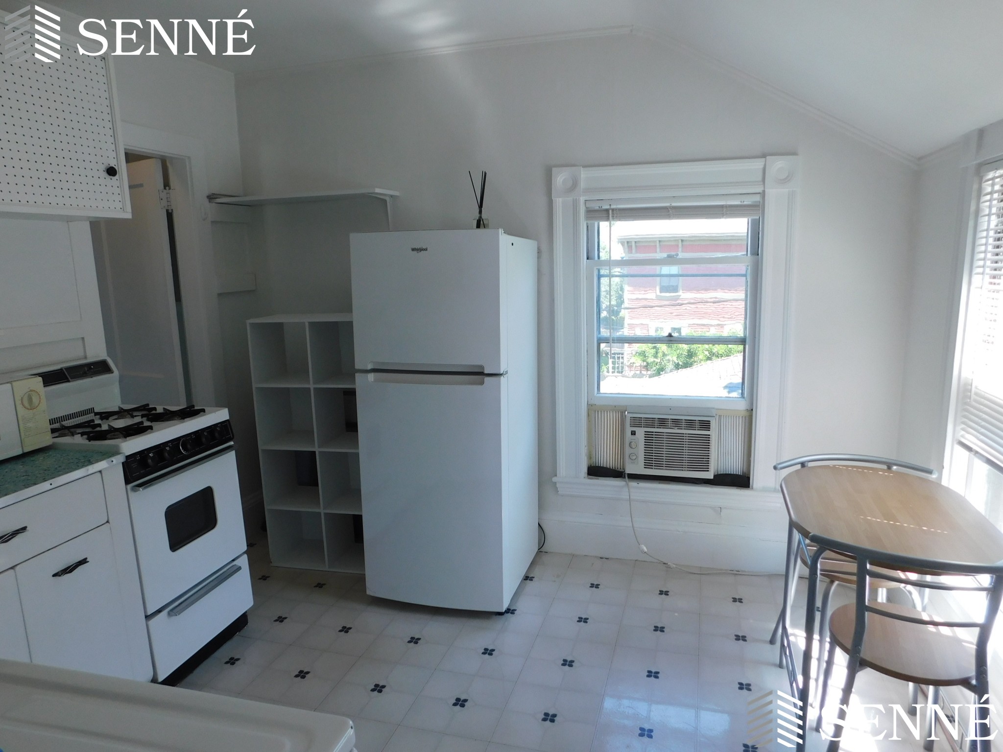 Studio bed, 1 bath apartment for rent at 49 Garfield St Unit 4, Baldwin — photo 4 of 6
