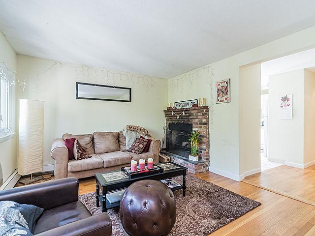 3 bed, 1.5 bath apartment for rent at 45 Winslow Rd Unit 2, Brookline Village — photo 3 of 8
