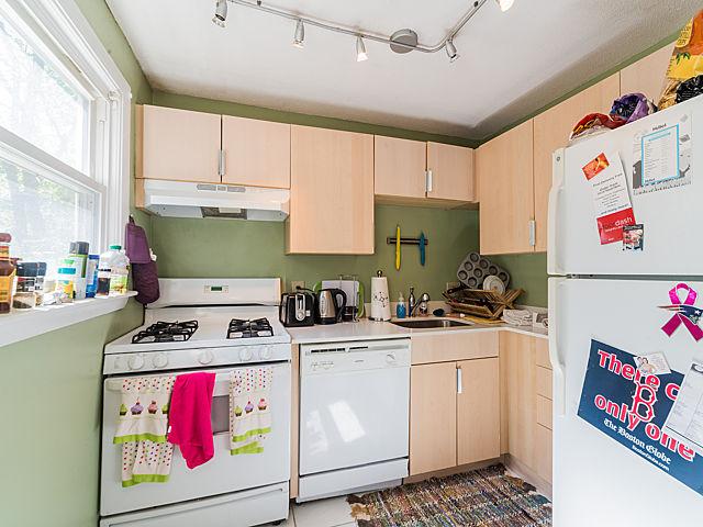 3 bed, 1.5 bath apartment for rent at 45 Winslow Rd Unit 2, Brookline Village — photo 2 of 8