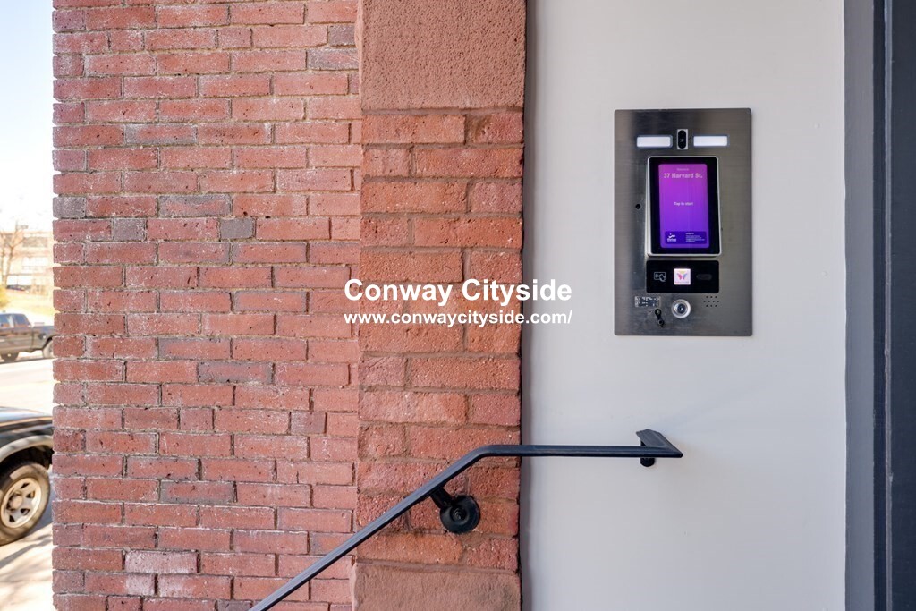 37 Harvard St, Brookline Village