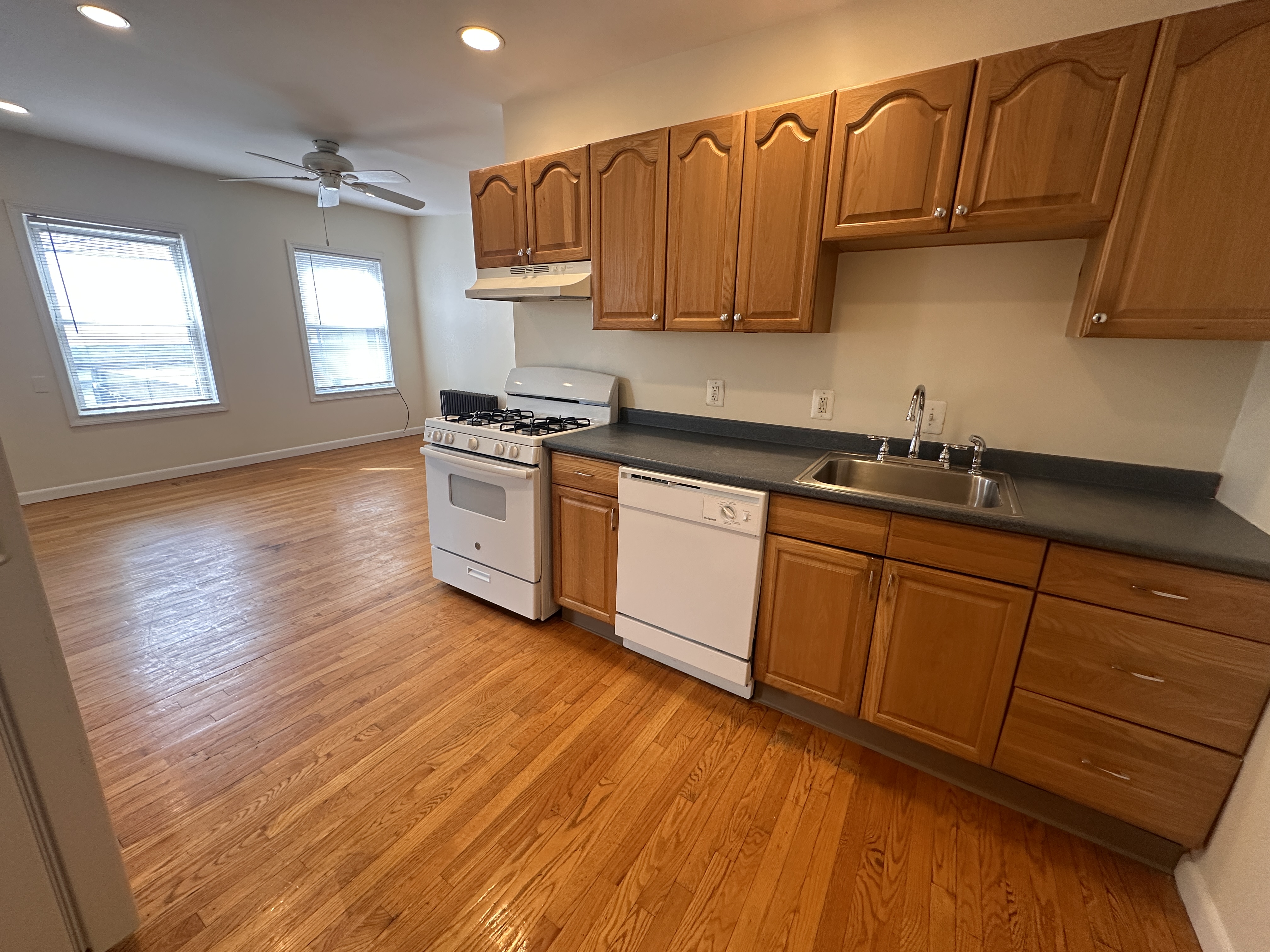 6 Alberta Ter, North Cambridge