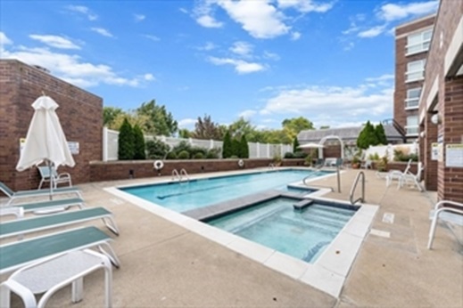 950 Massachusetts Ave, Harvard Square