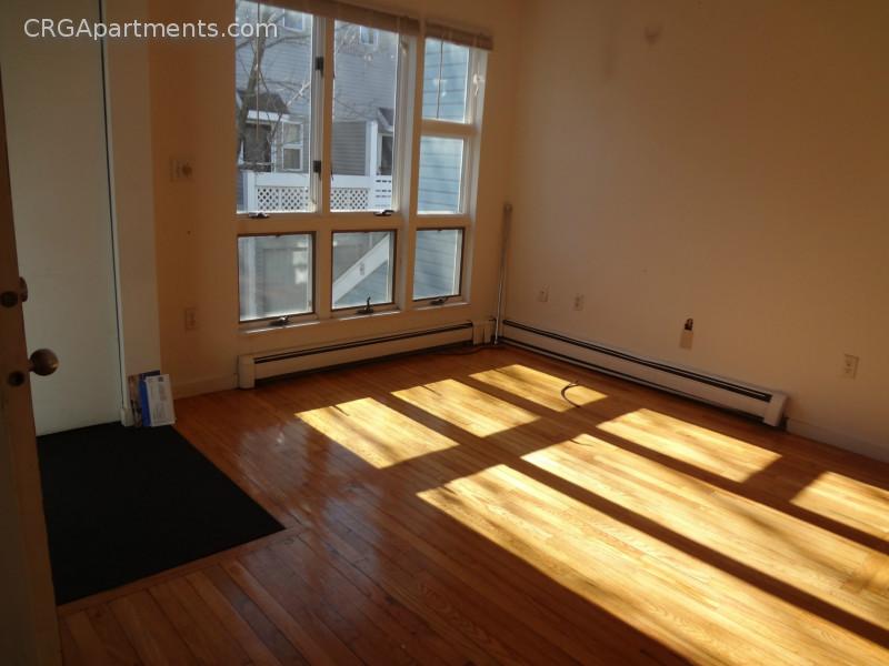 9 Fort Washington Pl, Cambridgeport