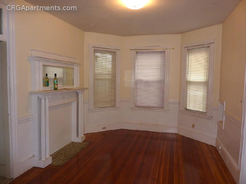 8 Douglas St, Central Square