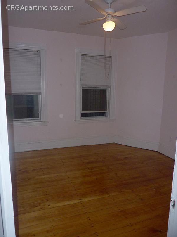 8 Douglas St, Central Square