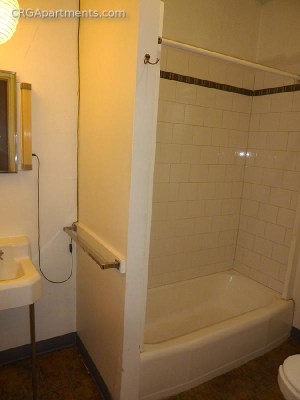 8 Douglas St, Central Square