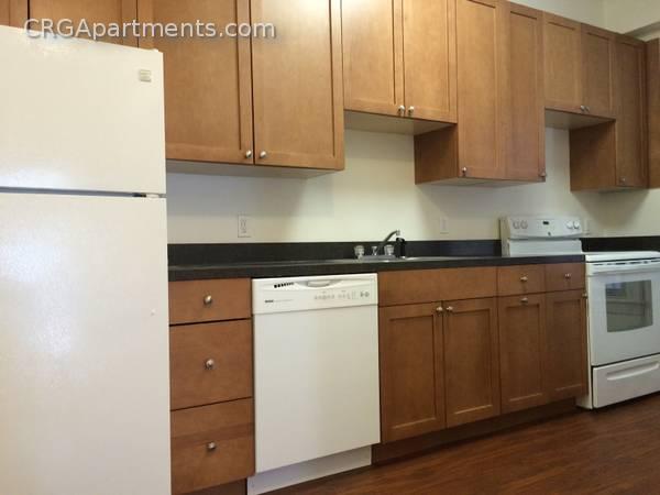 1039 Massachusetts Ave, Harvard Square