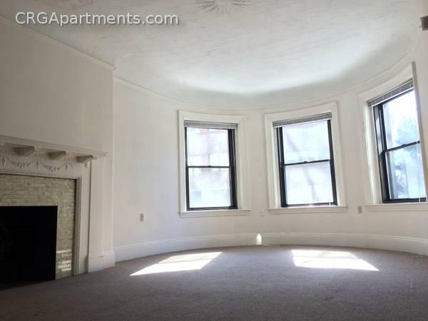 1039 Massachusetts Ave, Harvard Square