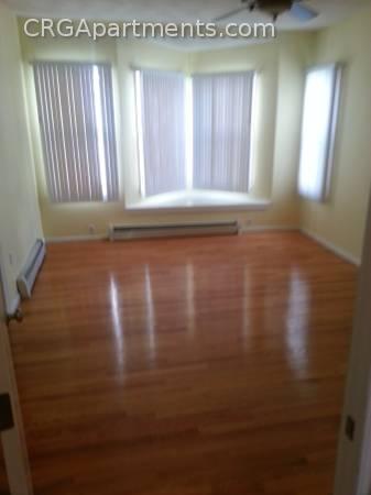 68 Kenmere Rd, Medford