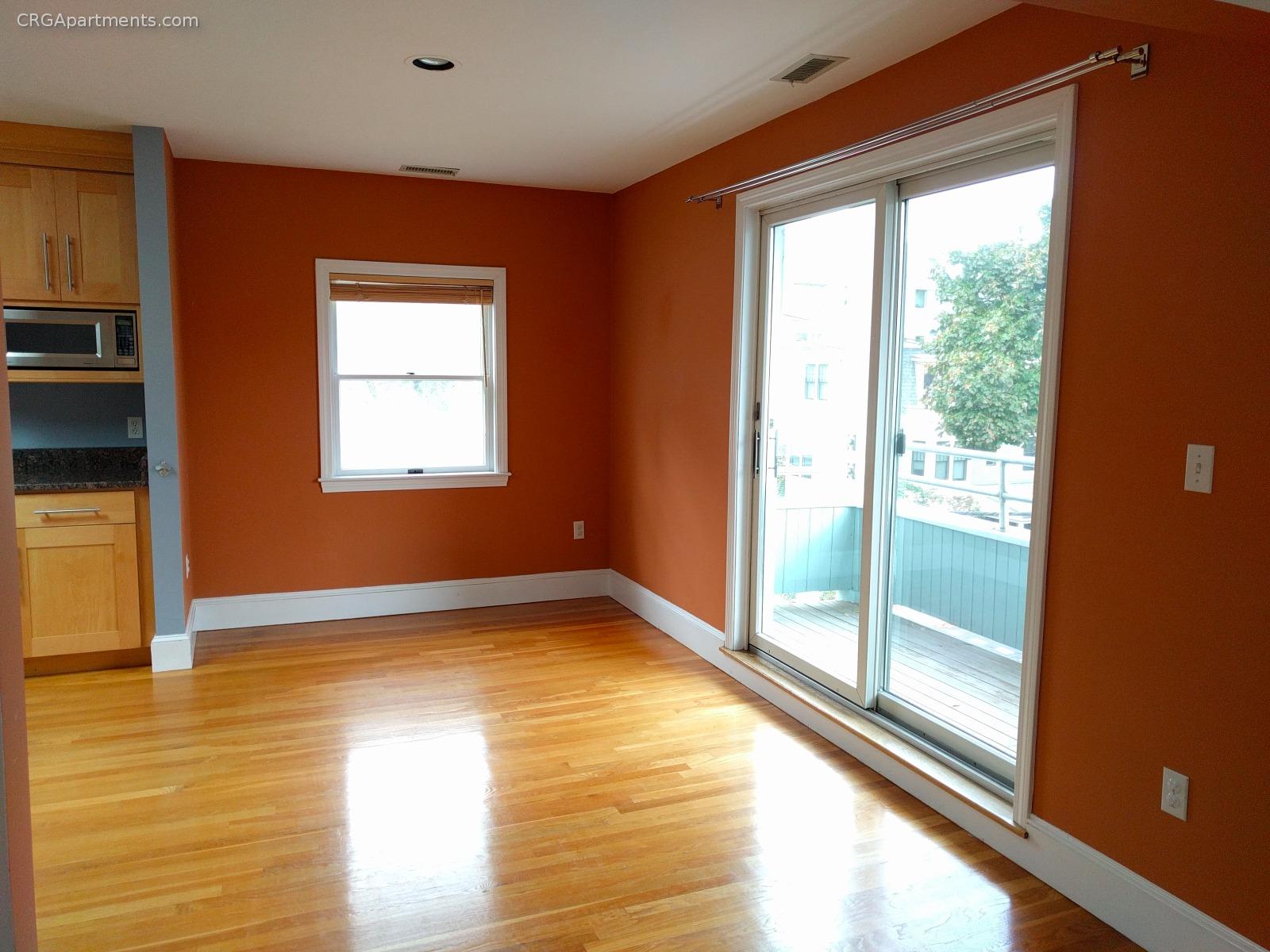 28 Surrey St, Harvard Square