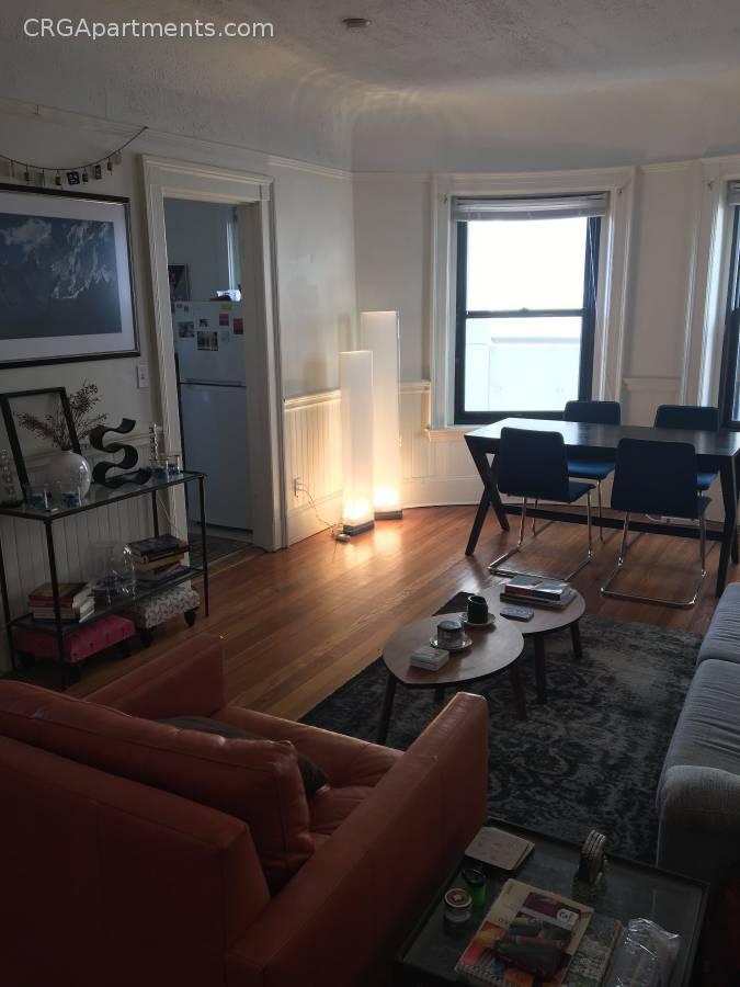 1039 Massachusetts Ave, Harvard Square