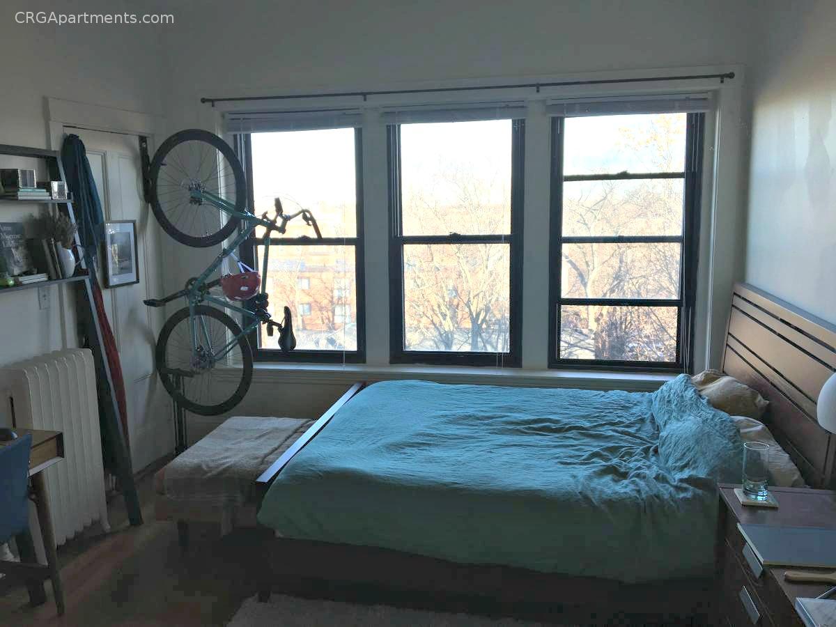 1039 Massachusetts Ave, Harvard Square