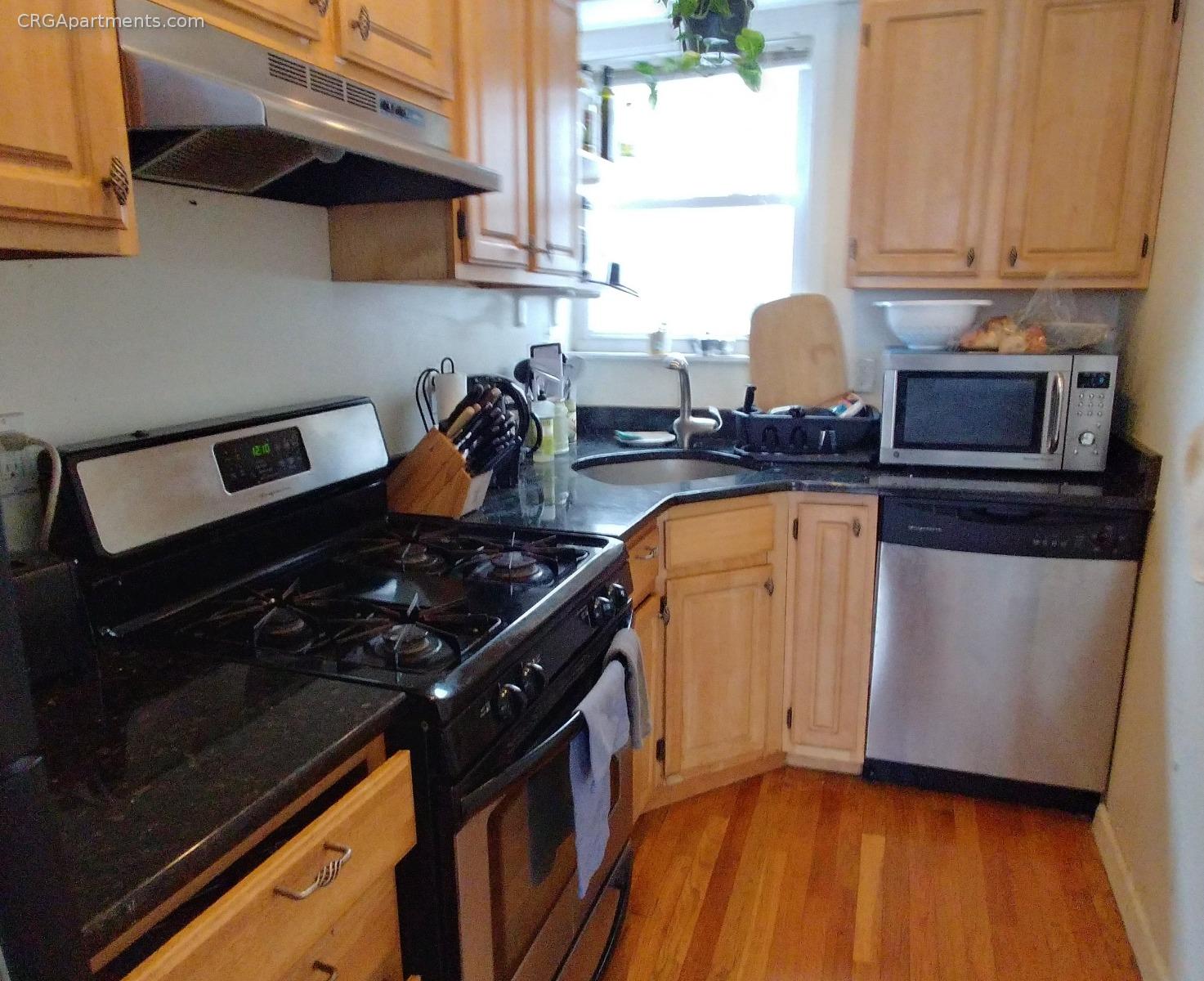 4 bed, 2 bath apartment for rent at 315 Elm St Unit 2, Inman Square — photo 13 of 27