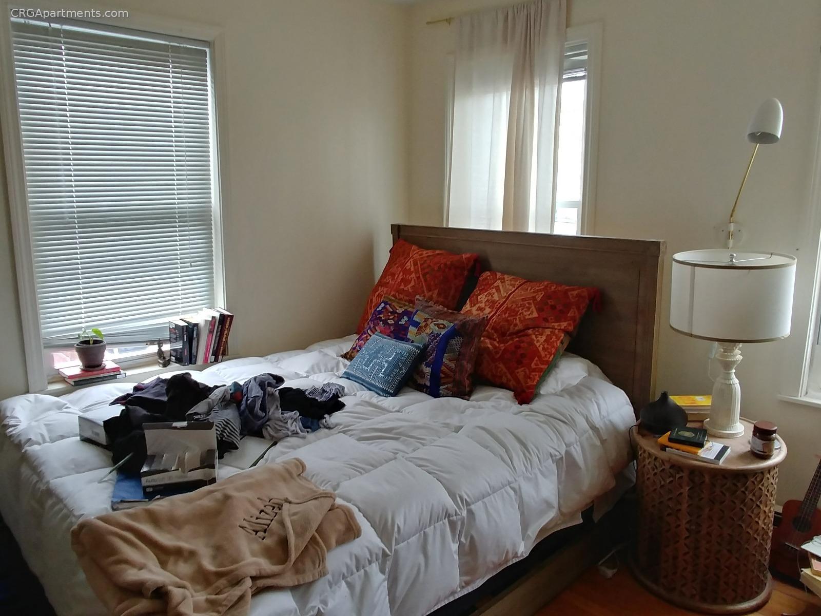 4 bed, 2 bath apartment for rent at 315 Elm St Unit 2, Inman Square — photo 8 of 27