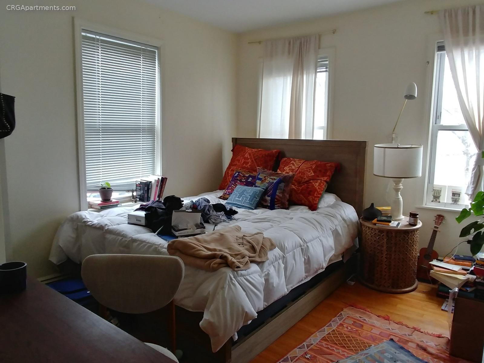 4 bed, 2 bath apartment for rent at 315 Elm St Unit 2, Inman Square — photo 5 of 27