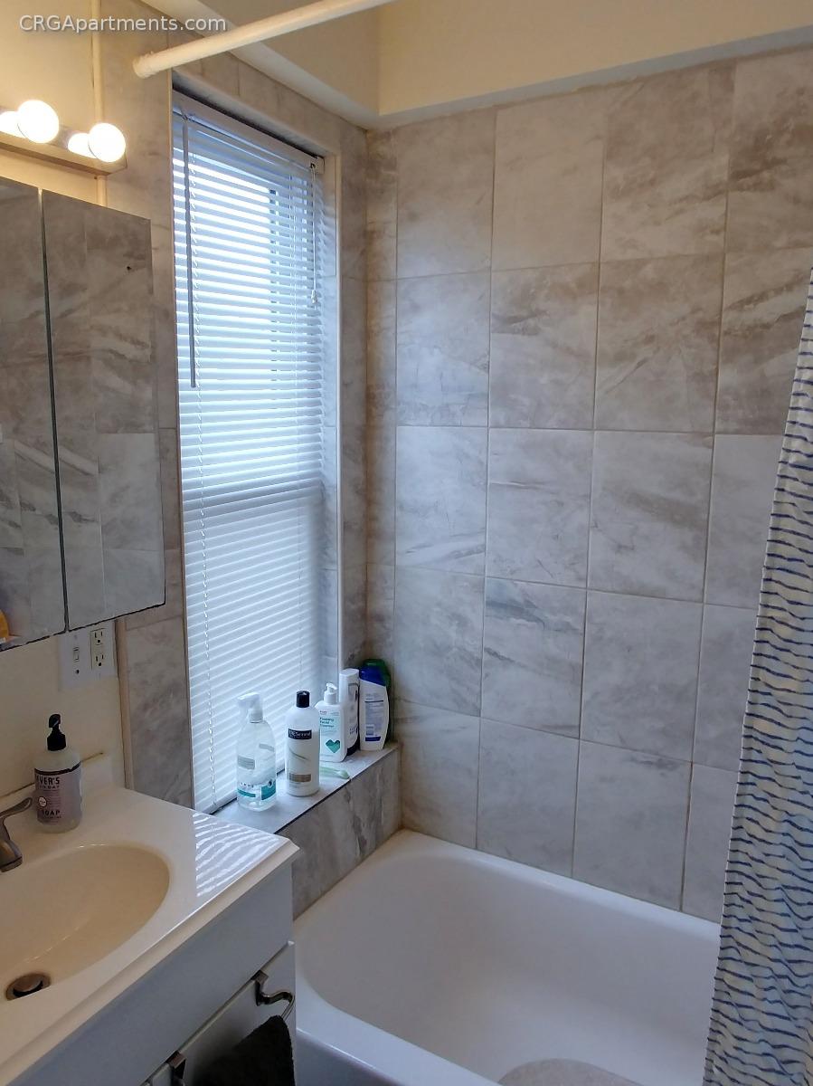 4 bed, 2 bath apartment for rent at 315 Elm St Unit 2, Inman Square — photo 7 of 27
