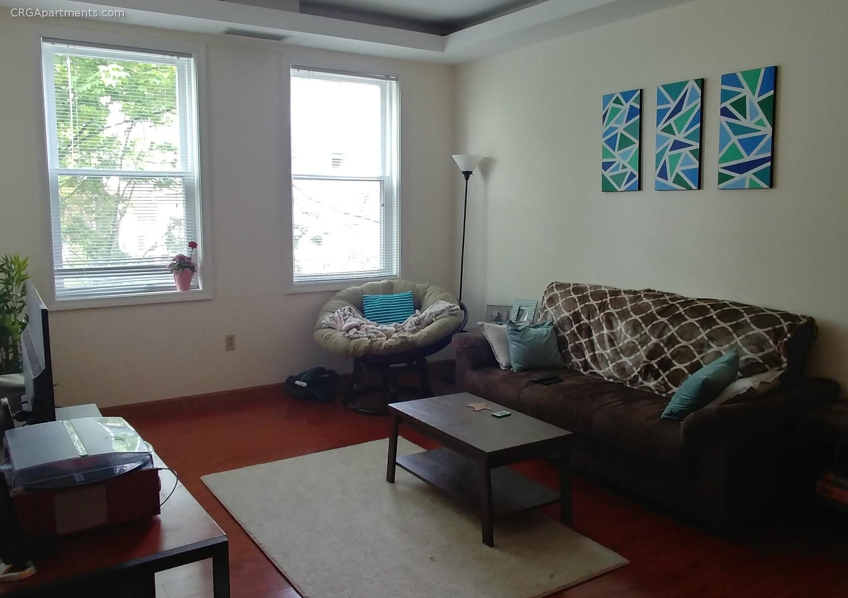 154 Cedar St, Powder House Square