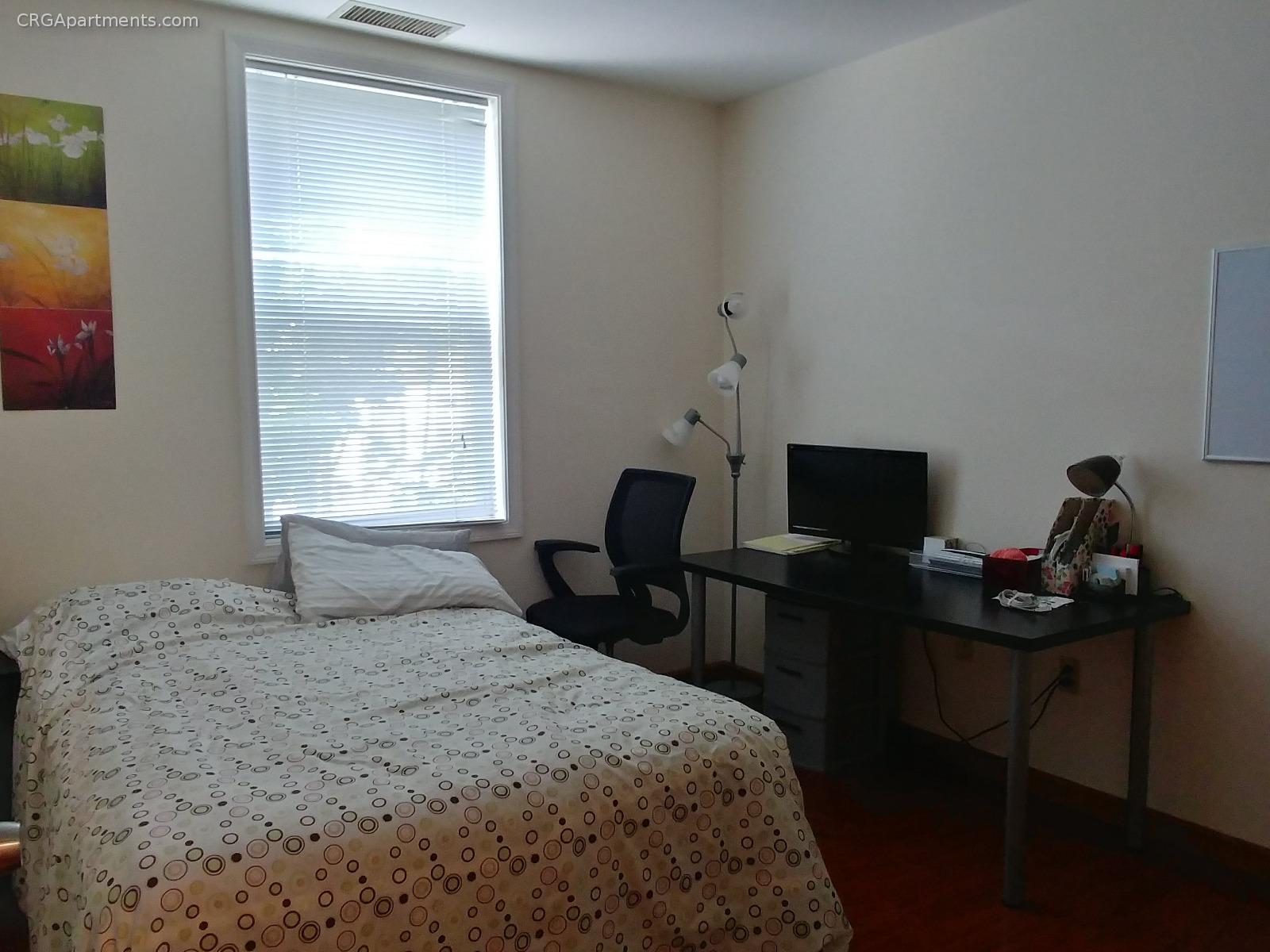 154 Cedar St, Powder House Square