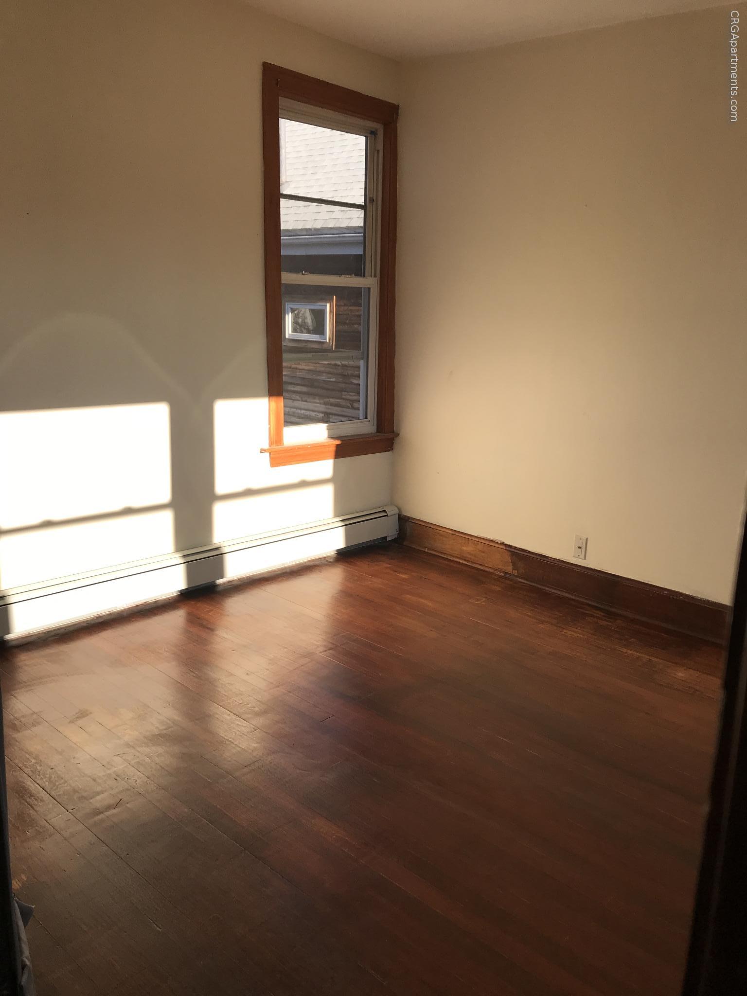 569 Main St, South Medford