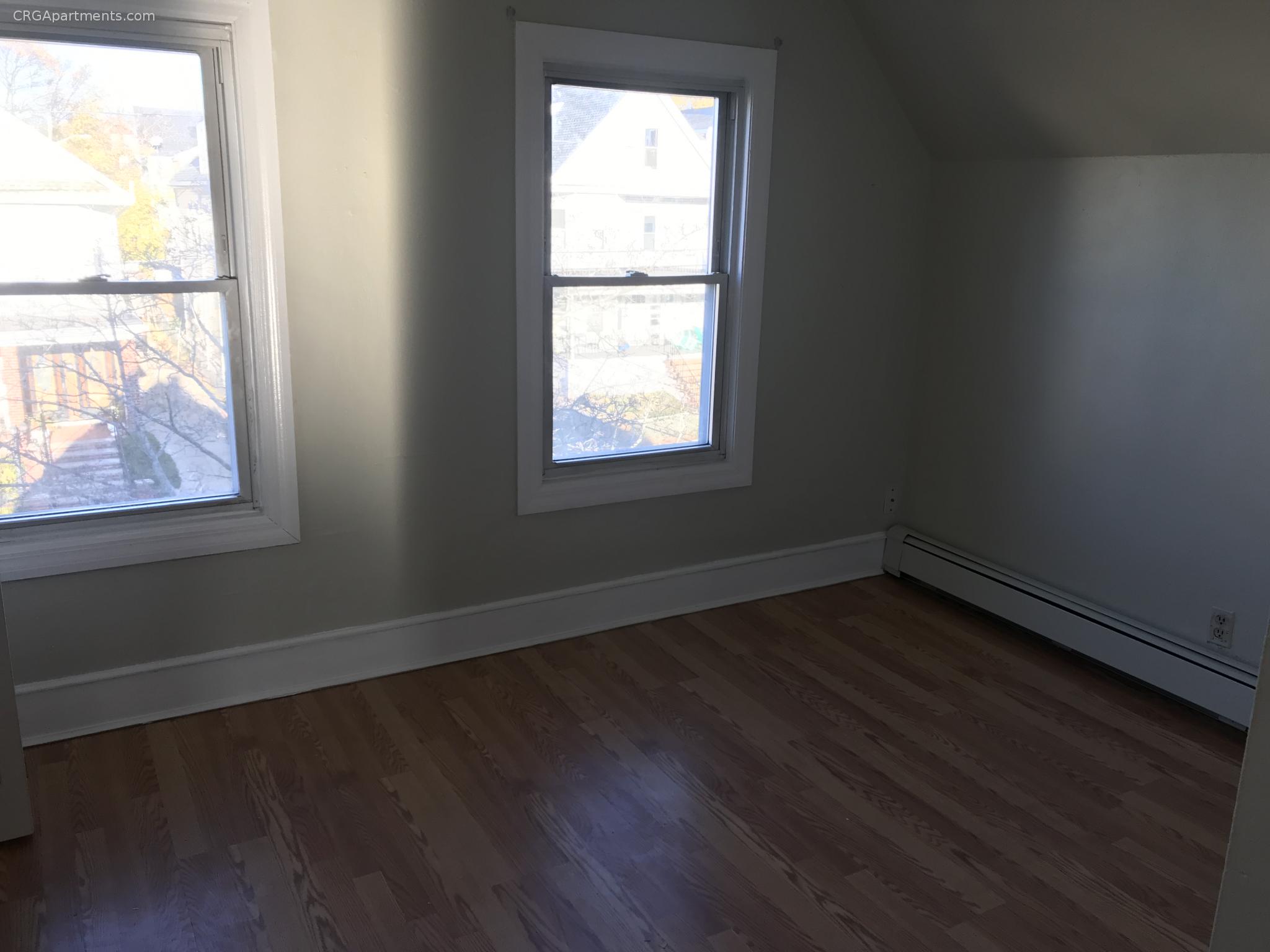 569 Main St, South Medford