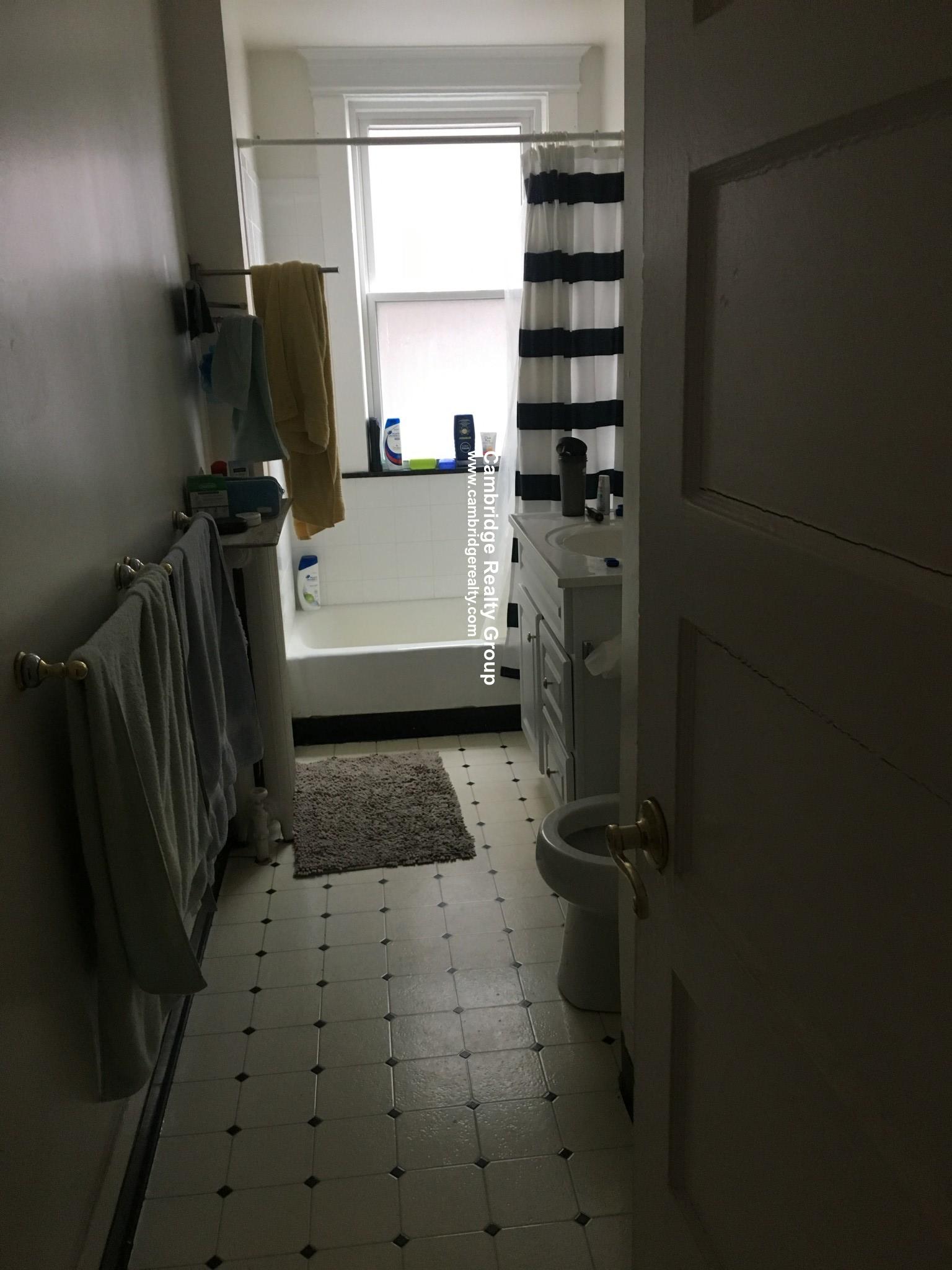 32 Chatham St, Harvard Square