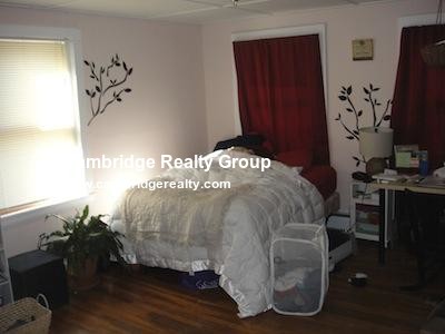 10 Smith Ave, Ward Two