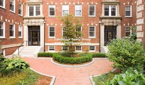 18 Chauncy St, Neighborhood Nine