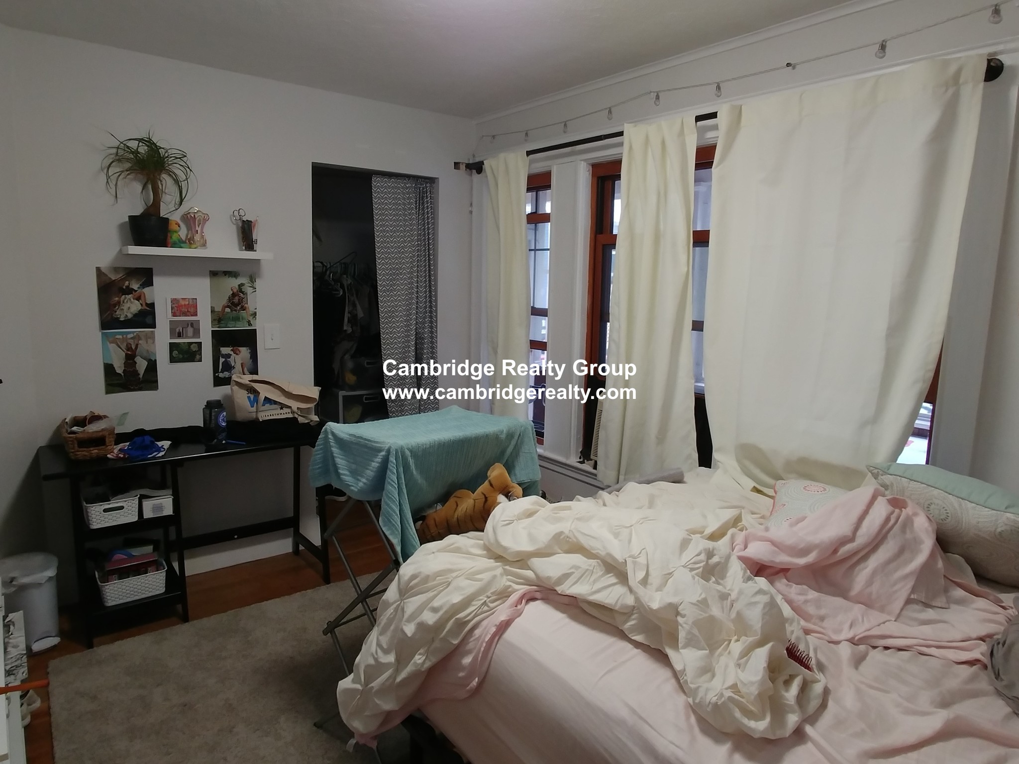 12 Upland Rd, West Somerville