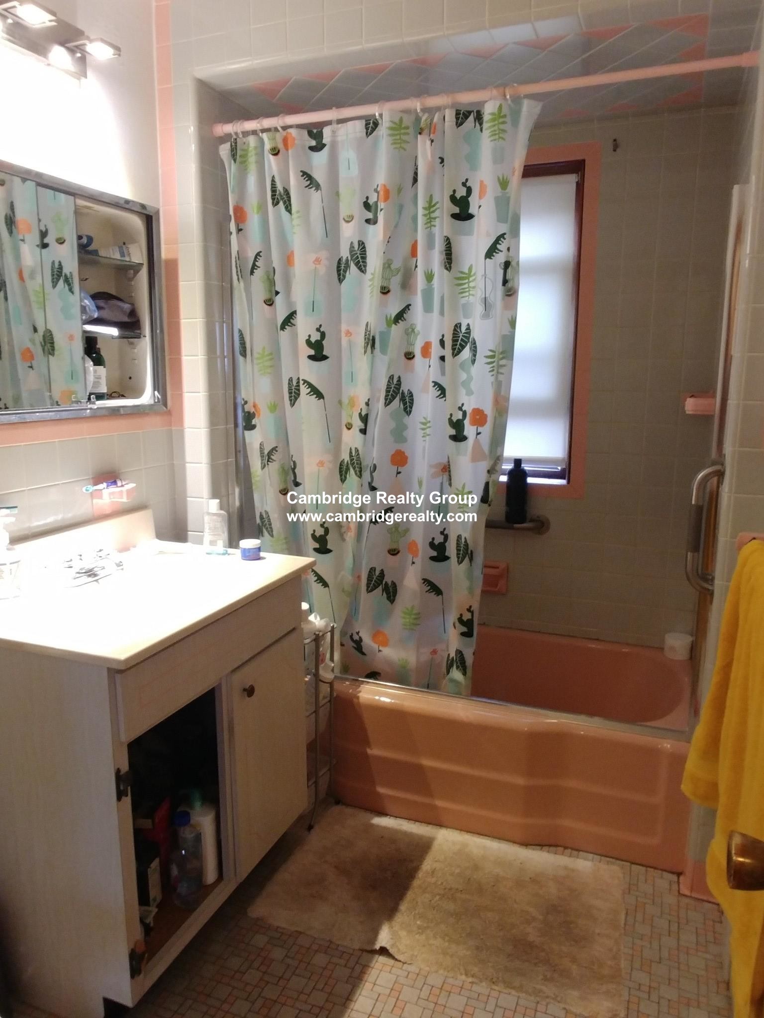 12 Upland Rd, West Somerville