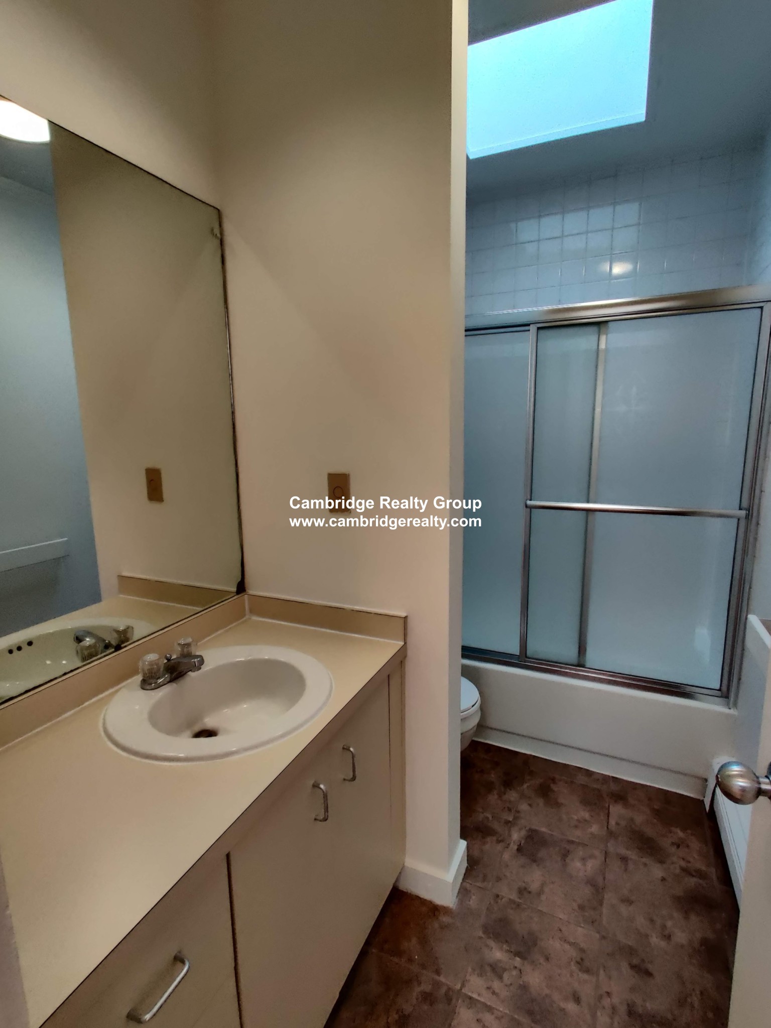 9 Fort Washington Pl, Cambridgeport