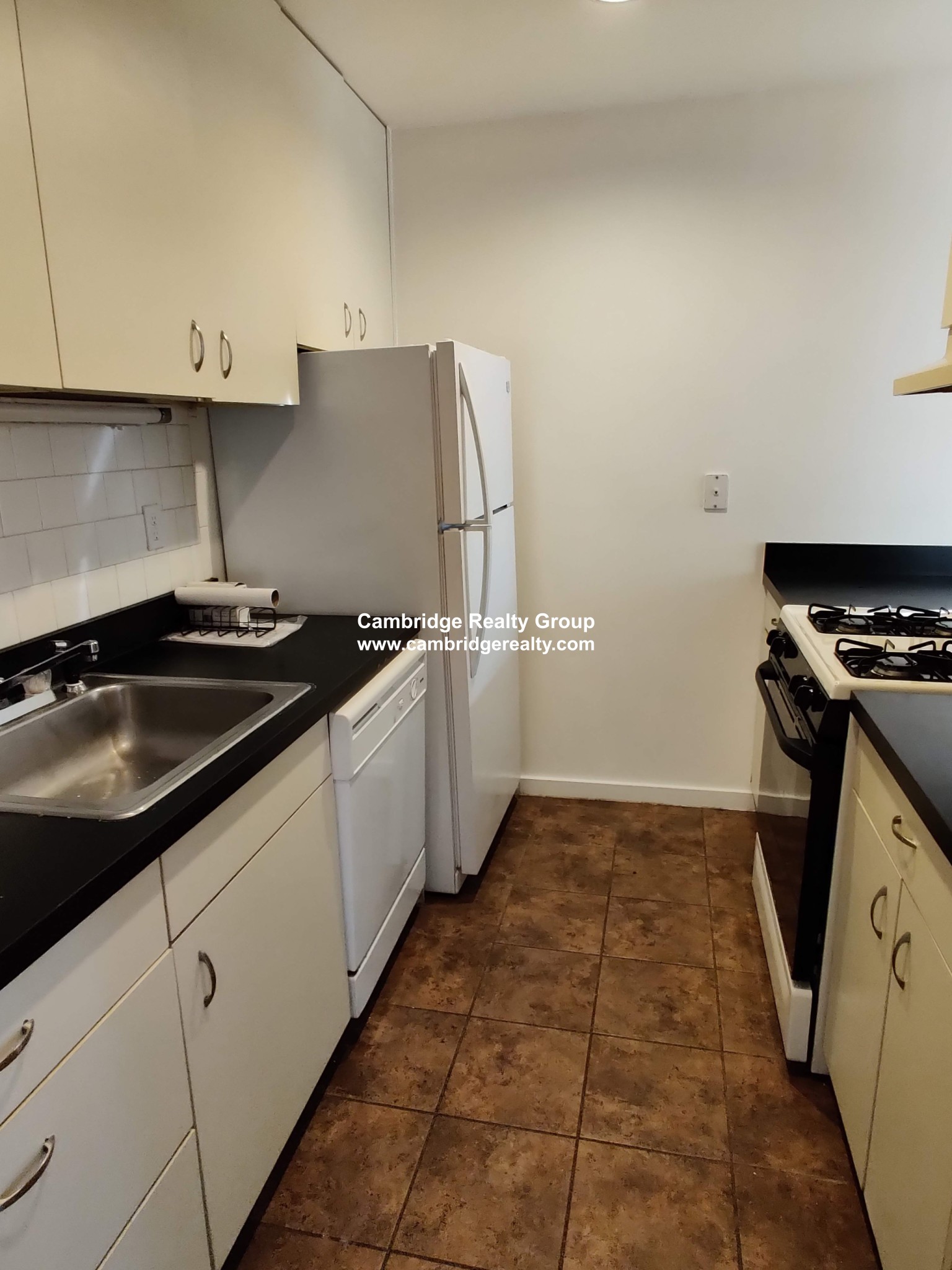 9 Fort Washington Pl, Cambridgeport